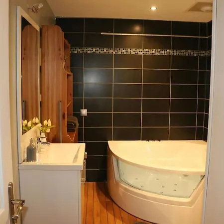 Detente Assuree Dans Ce Logement Avec Balneo Апартаменты